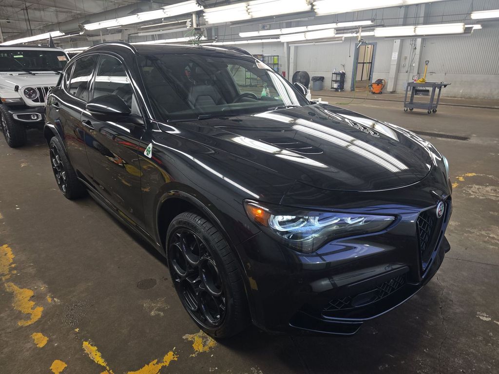 2024 Alfa Romeo Stelvio Quadrifoglio AWD