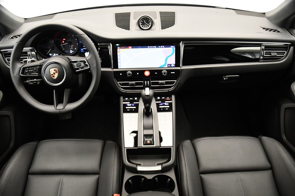 Thumbnail: 2025 Porsche Macan - 19