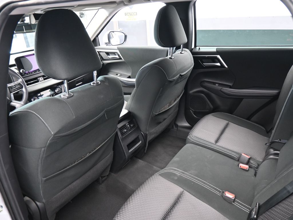 Used 2023 White Mitsubishi ES image 35