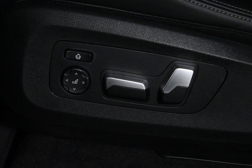 Thumbnail: 2026 BMW X5 - 27