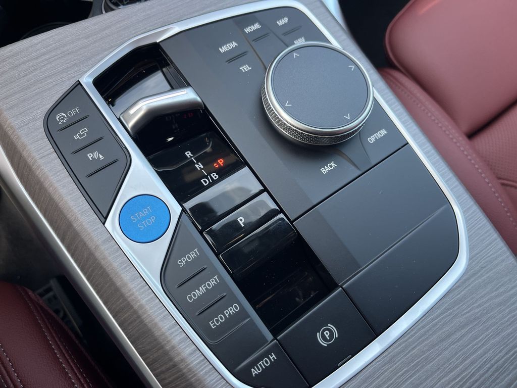 Thumbnail: 2026 BMW i4 - 16