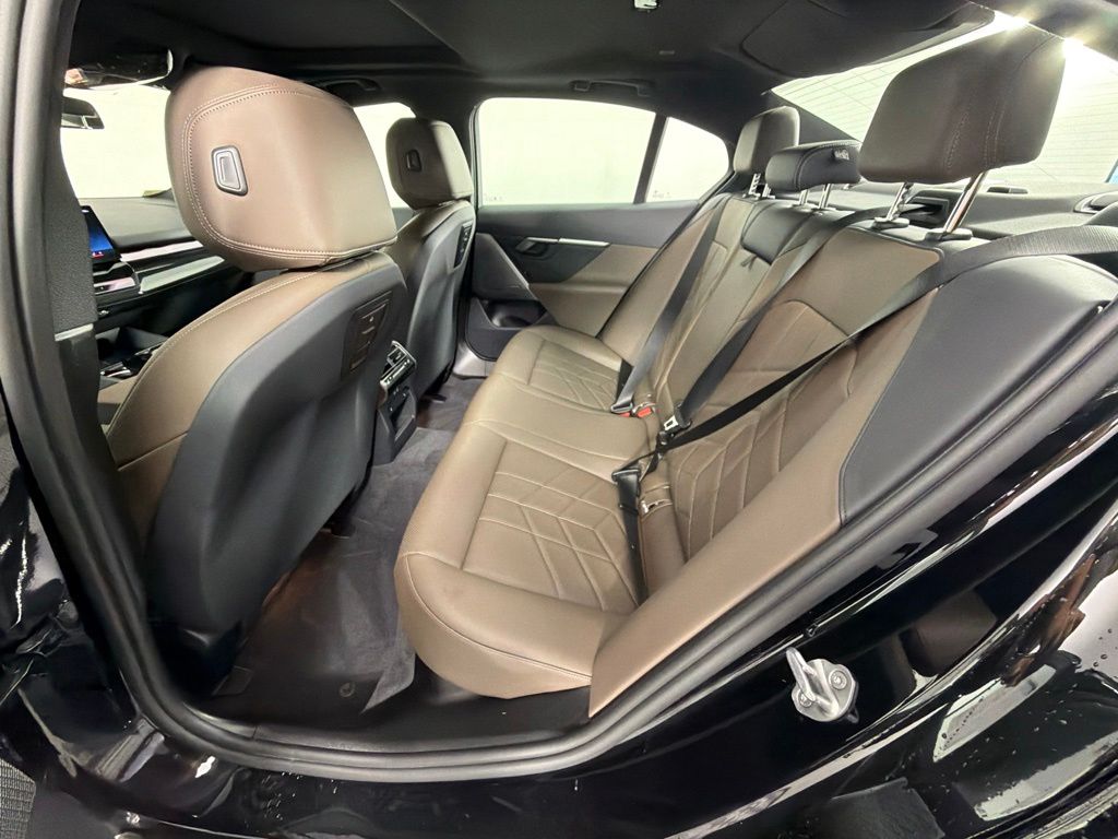 Thumbnail: 2024 BMW 5 Series - 15