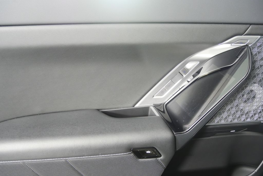 Thumbnail: 2023 BMW 7 Series - 14