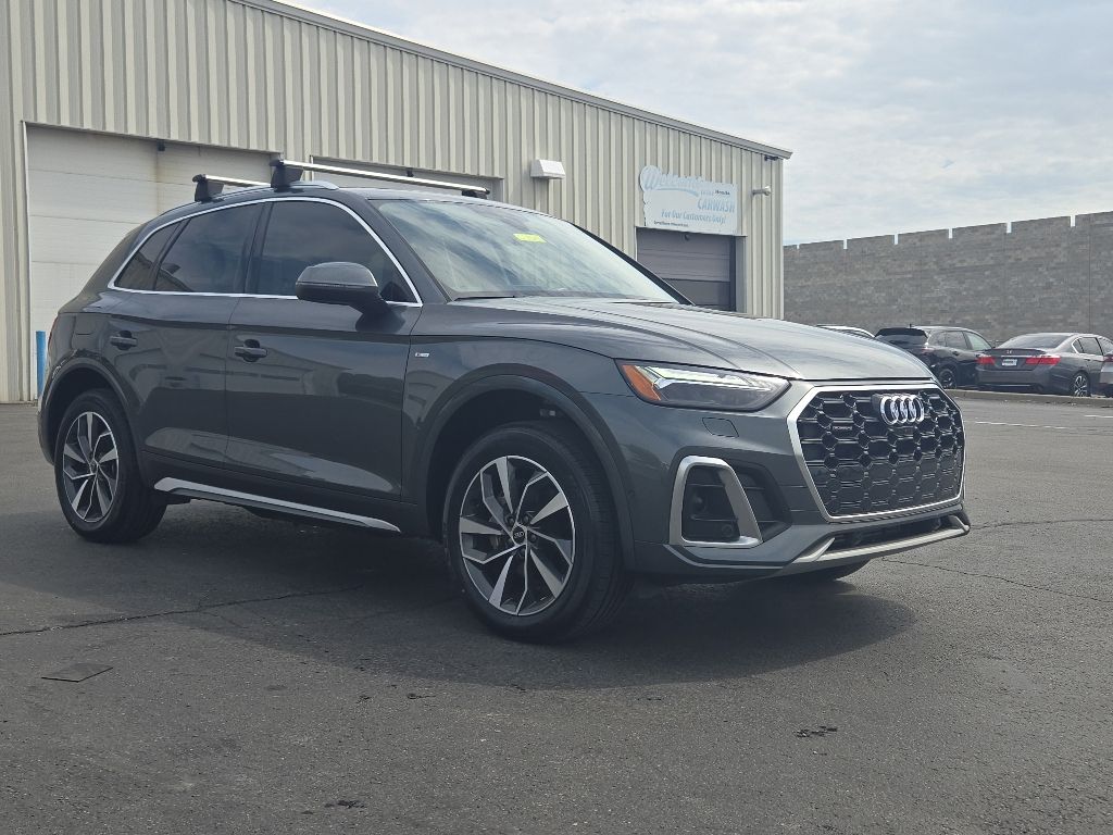 View vehicle photo 2