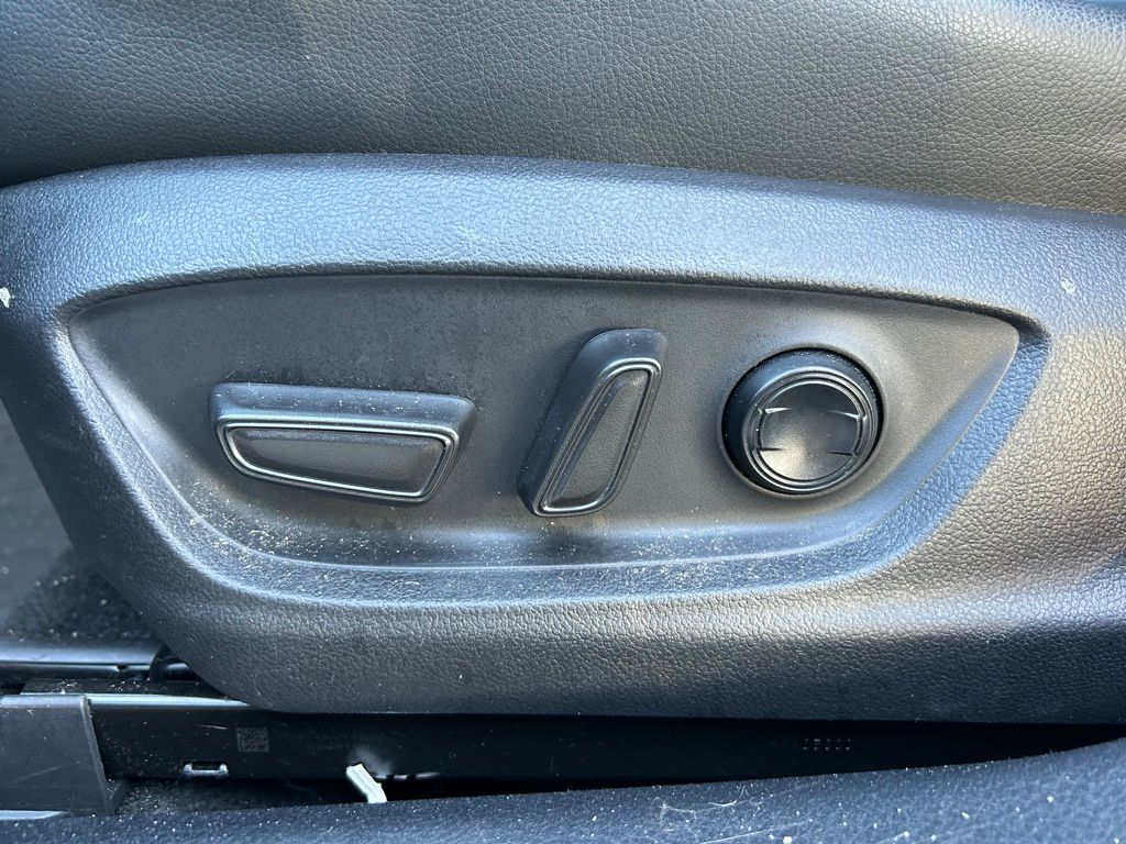 Thumbnail: 2024 Toyota Camry - 16