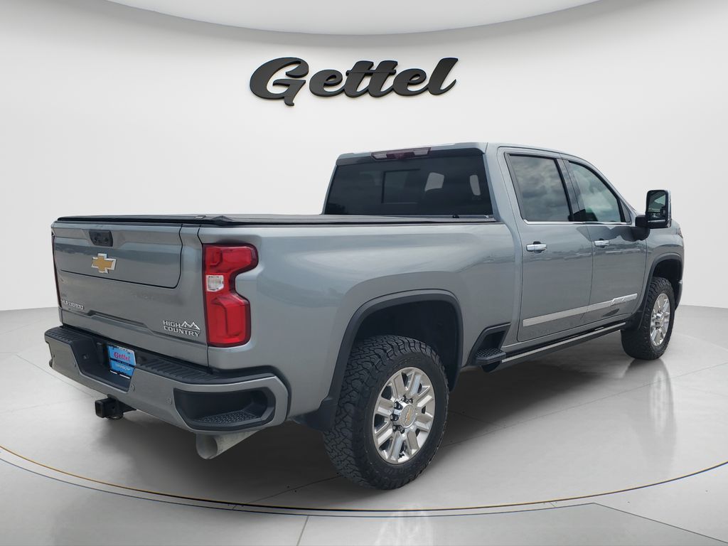 Used 2024 Gray Chevrolet High Country image 5