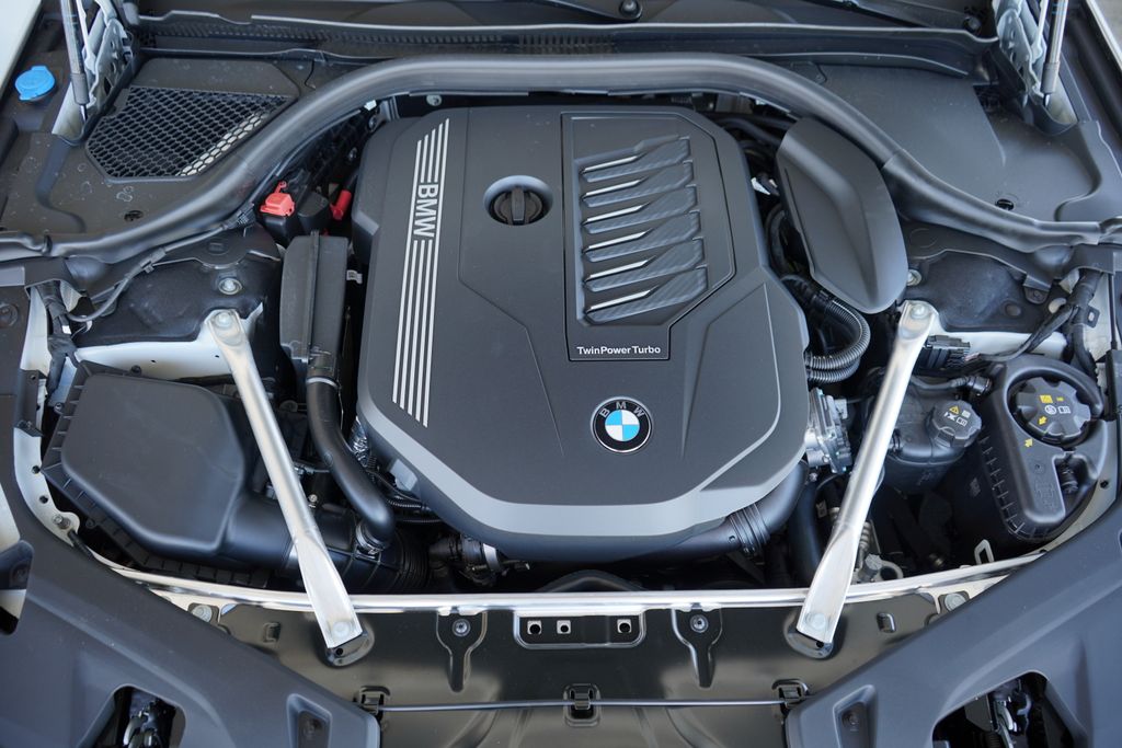Thumbnail: 2026 BMW 8 Series - 22