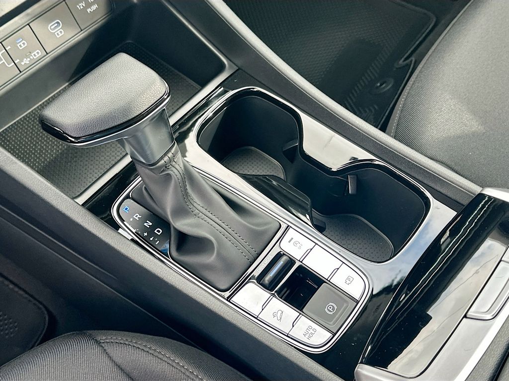 2025 Hyundai Tucson SE 14