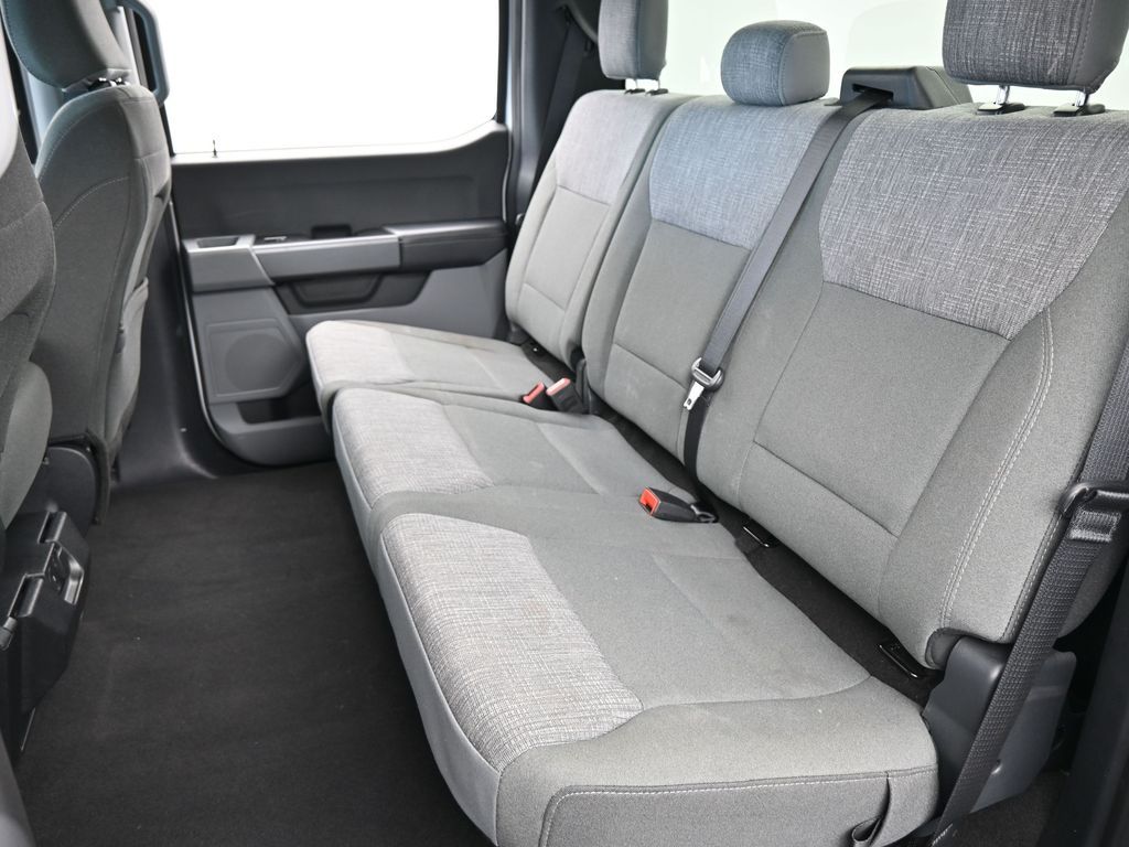 Used 2025 Oxford White Ford XLT image 31