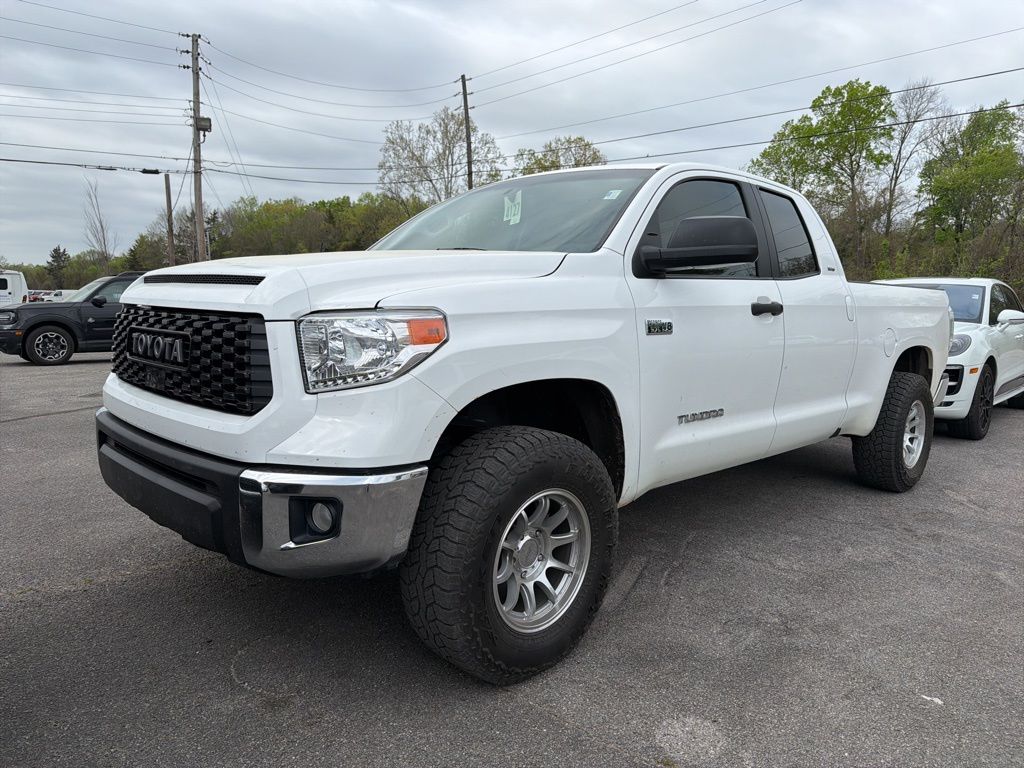 White 2017 Toyota Tundra SR5 Double Cab 5.7L FFV Pickup Truck 4X2 6-Speed Automatic Overdrive