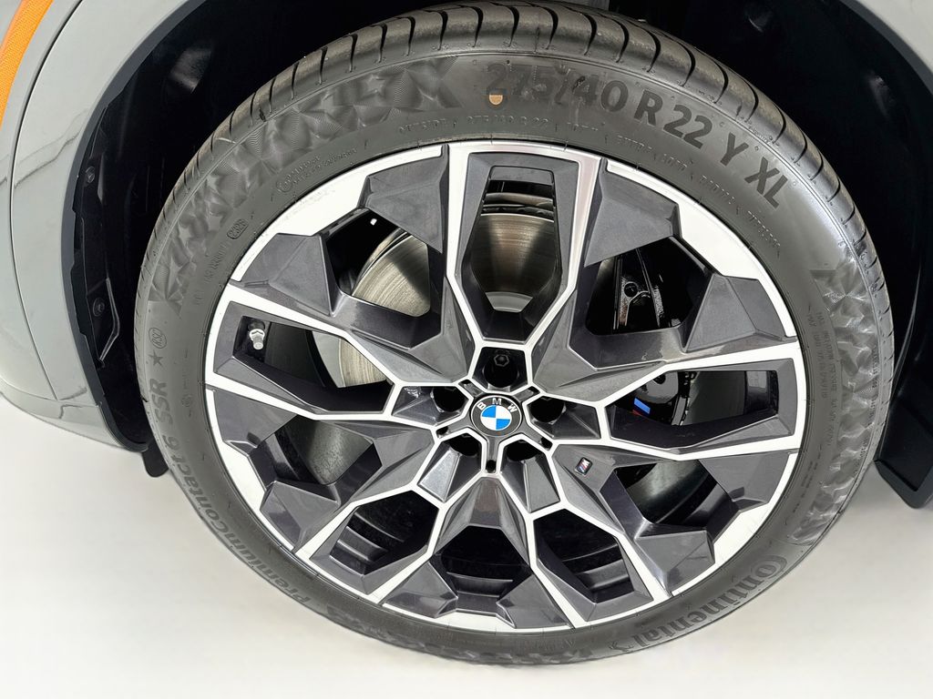 Thumbnail: 2027 BMW X7 - 30