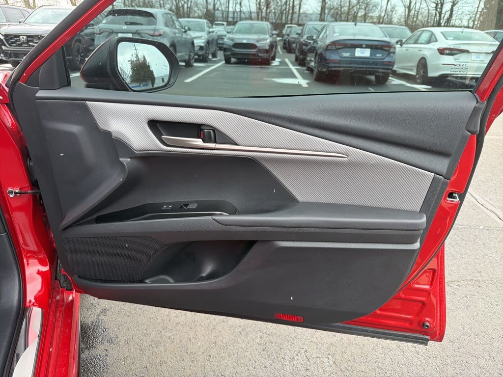 Thumbnail: 2025 Toyota Camry - 25