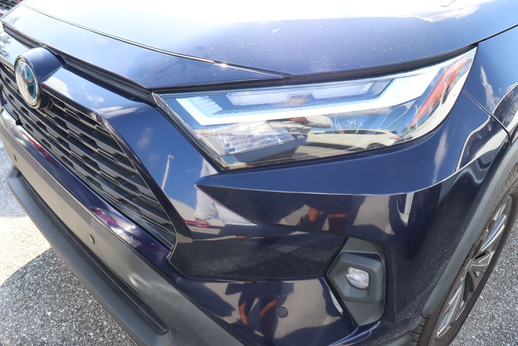 Thumbnail: 2022 Toyota RAV4 - 3