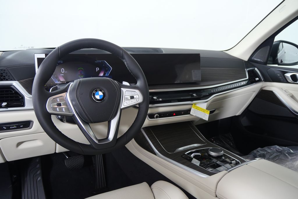 Thumbnail: 2026 BMW X7 - 19
