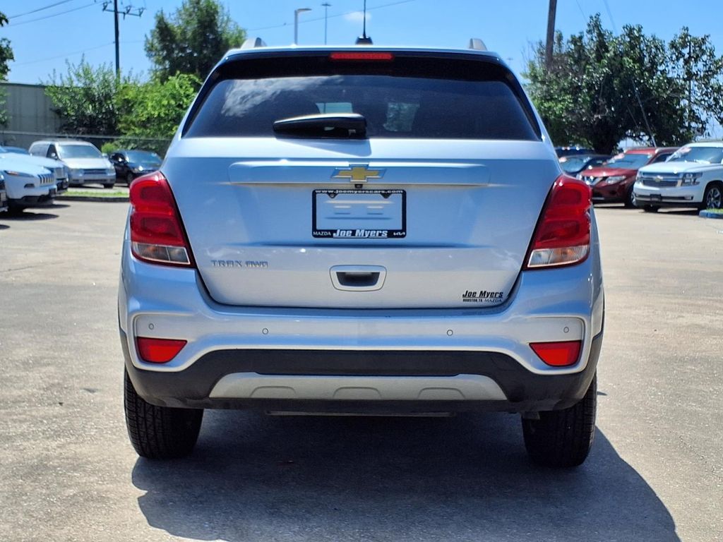 2022 Chevrolet Trax LT - 5