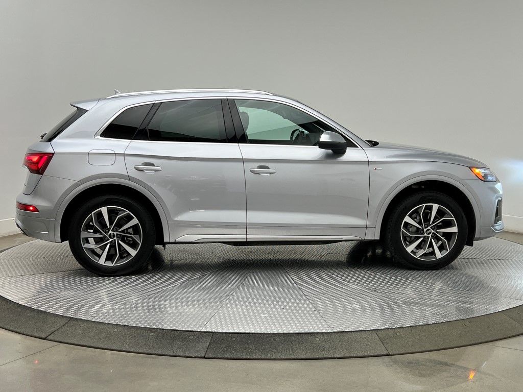 Thumbnail: 2023 Audi Q5 - 6