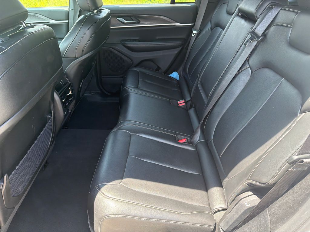 Used 2024 White Jeep Limited image 20