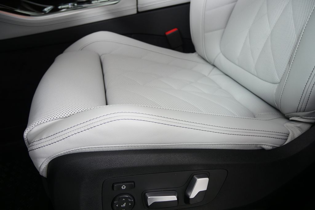 Thumbnail: 2026 BMW X5 - 9