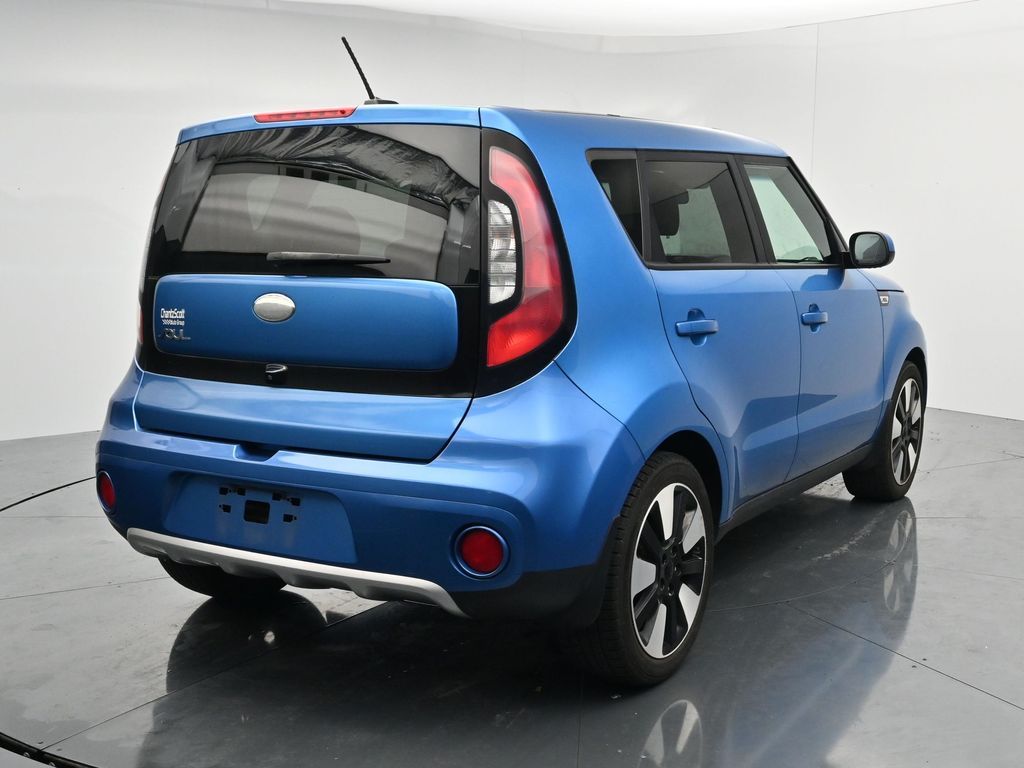 Used 2017 Blue Kia Plus image 6