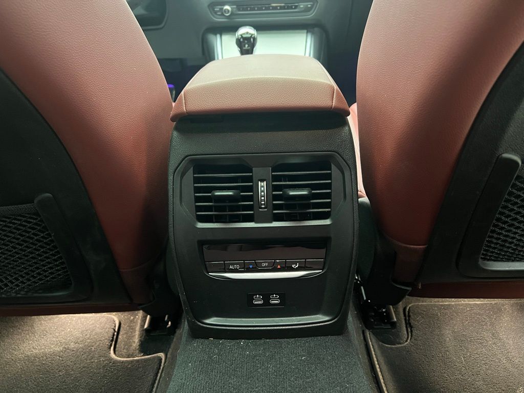 Thumbnail: 2022 BMW 3 Series - 9