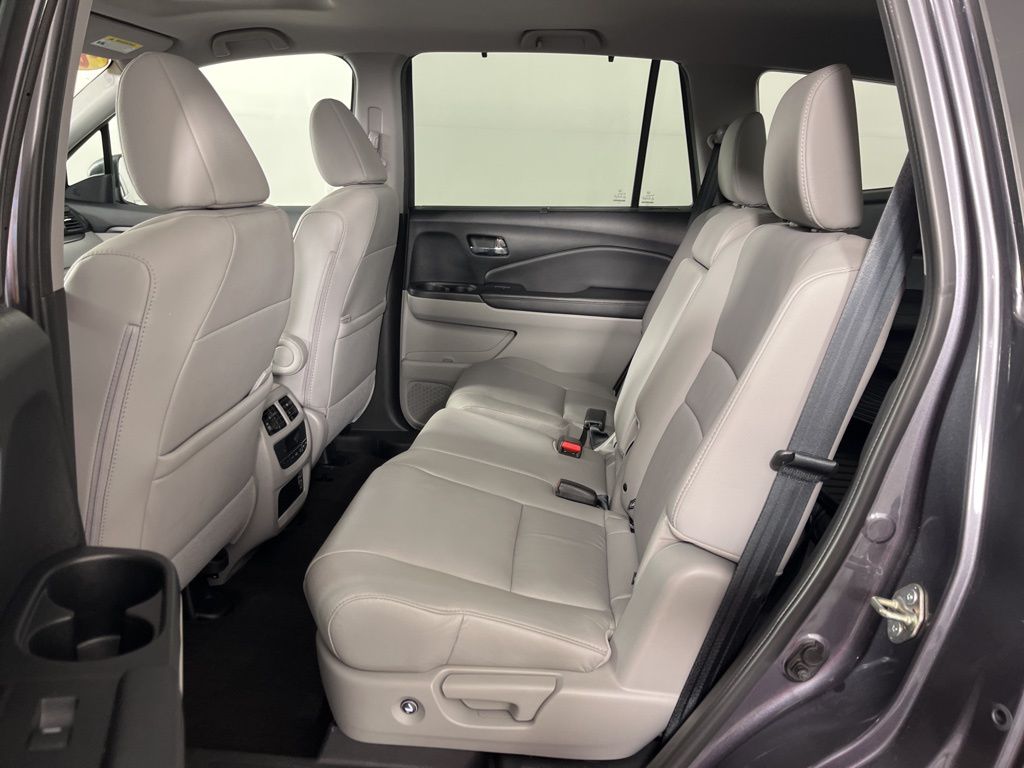 Thumbnail: 2020 Honda Pilot - 24