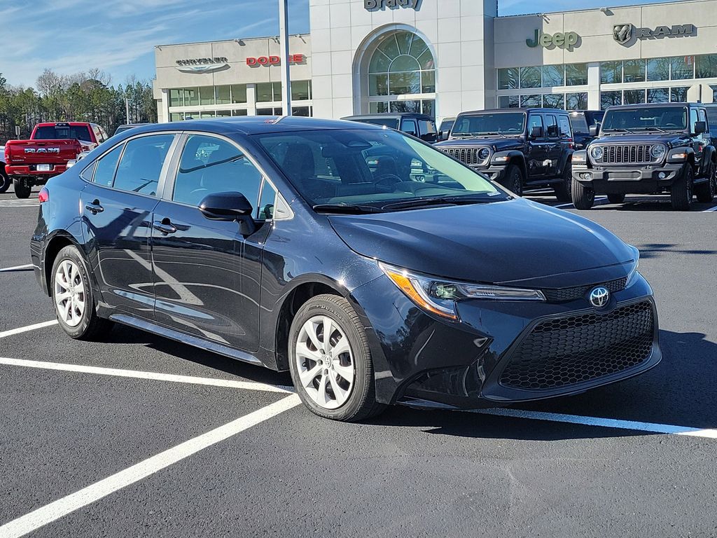 2025 Toyota Corolla LE FWD