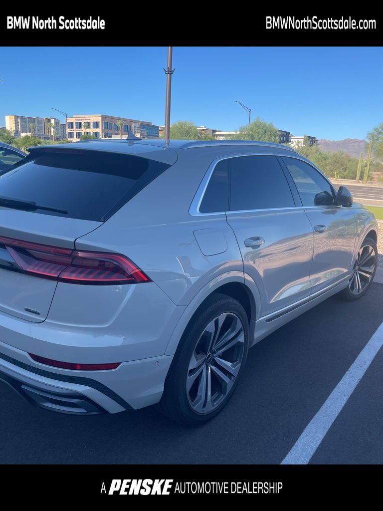 Thumbnail: 2022 Audi Q8 - 1
