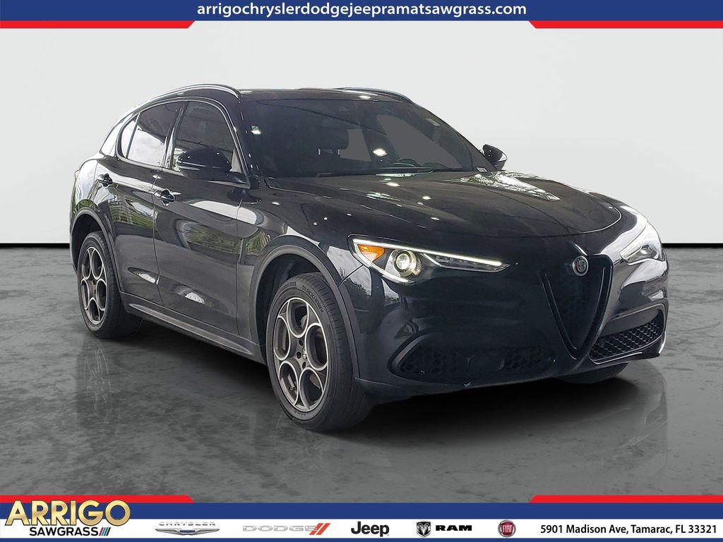 2023 Alfa Romeo Stelvio Sprint