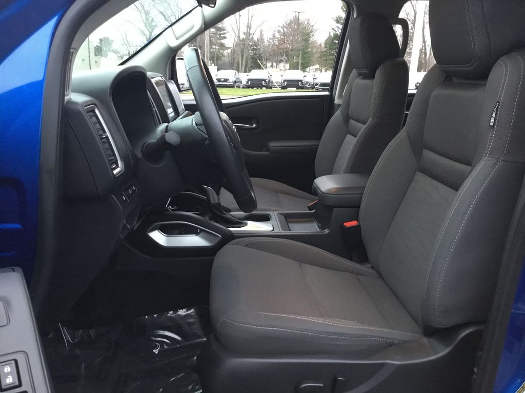 Thumbnail: 2024 Nissan Frontier - 14