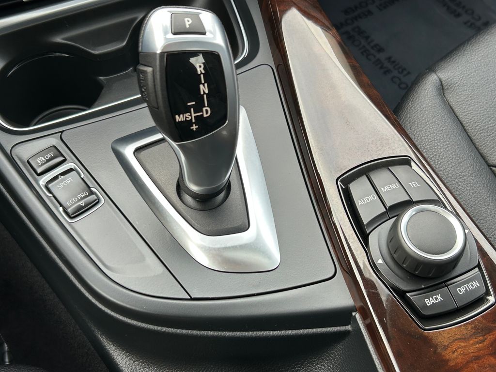 Thumbnail: 2015 BMW 3 Series - 26