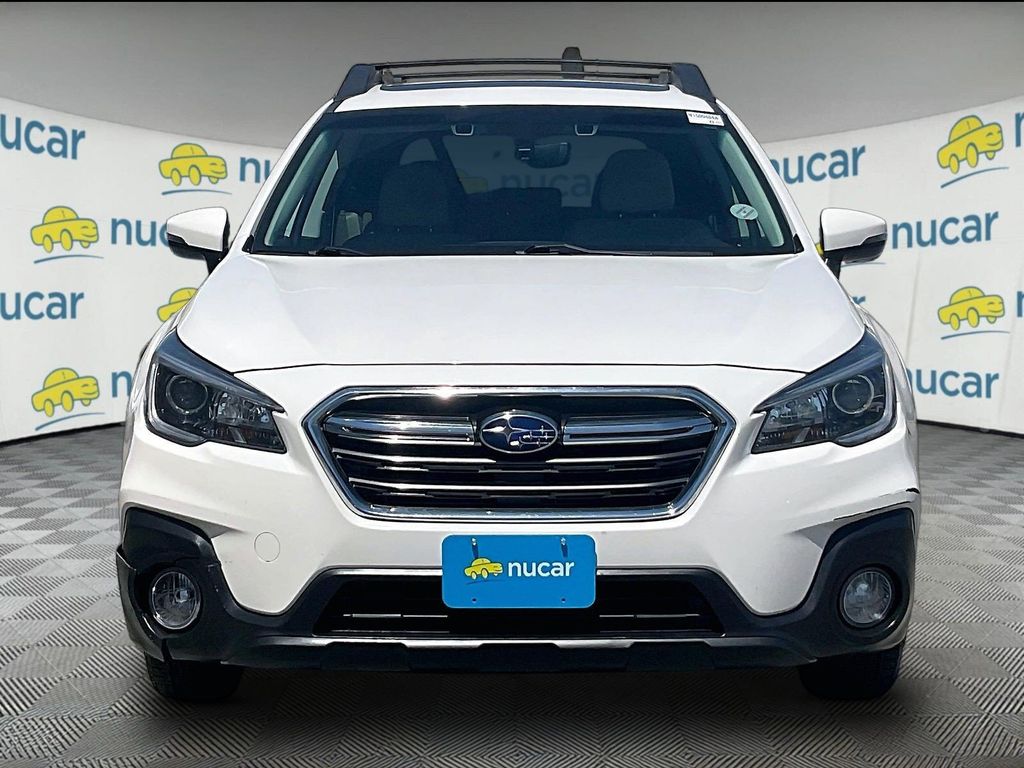 2018 Subaru Outback — photo 2
