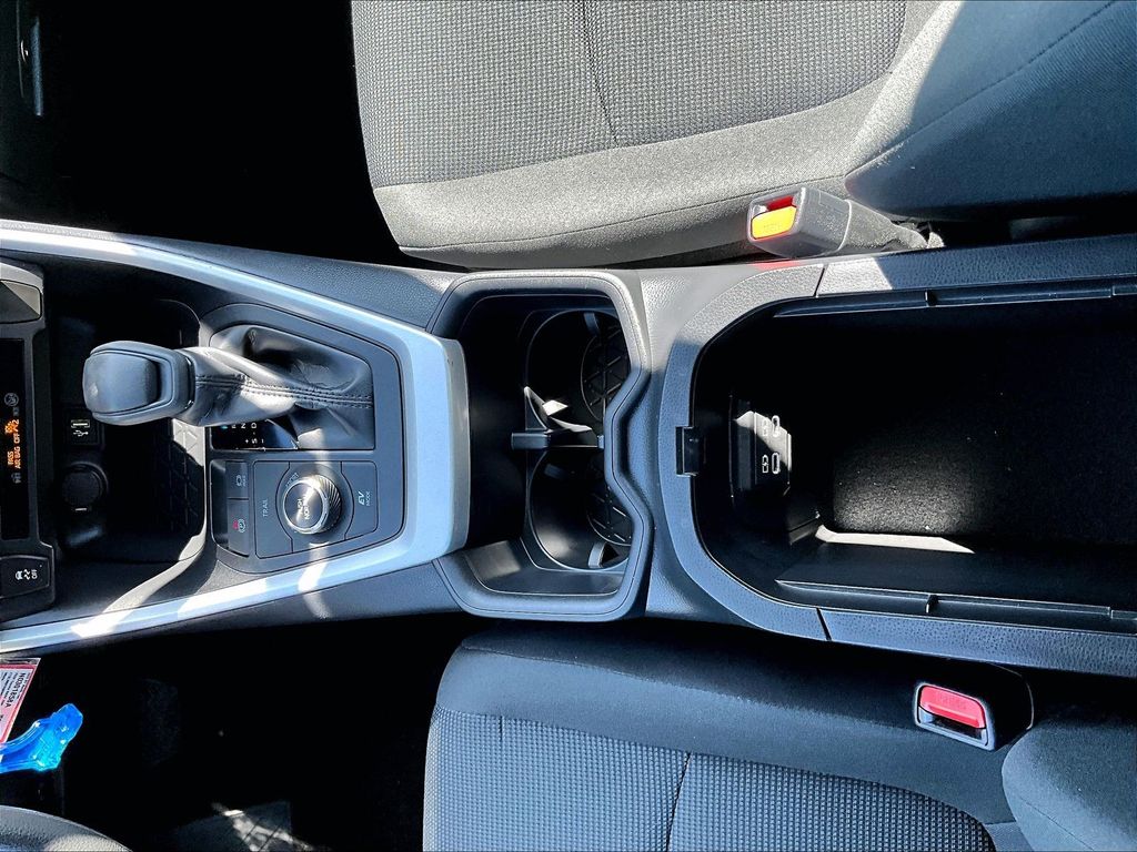 2024 Toyota RAV4 Hybrid — photo 26