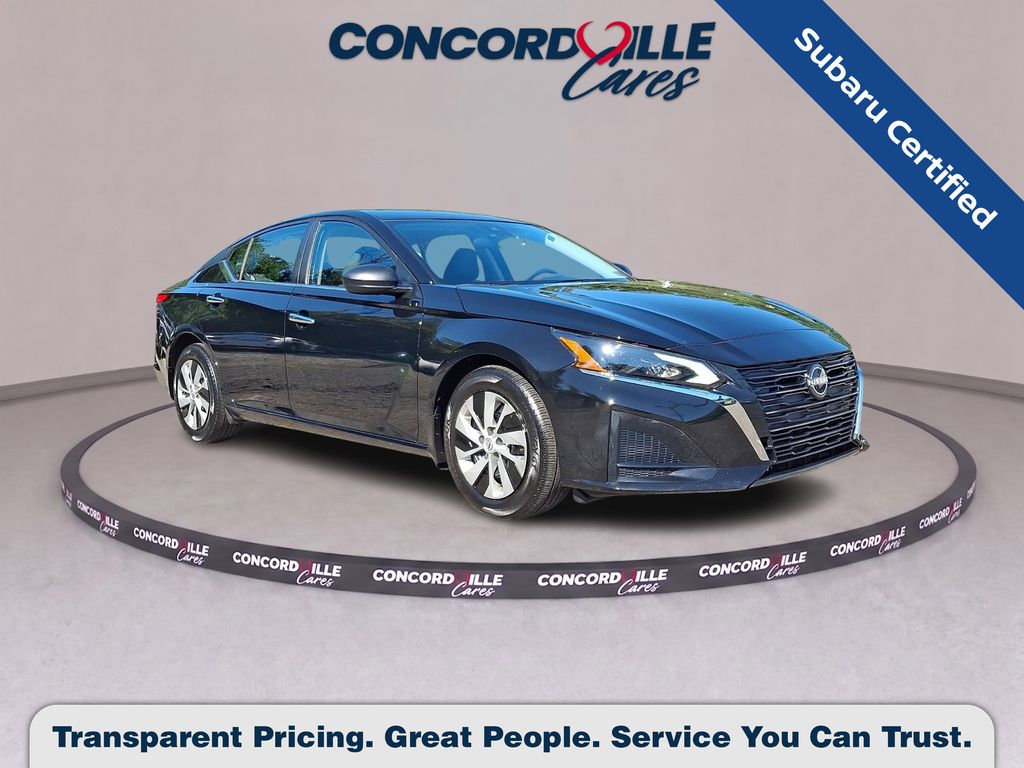 Super Black 2024 Nissan Altima Sedan Front-Wheel Drive Continuously Variable Transmission