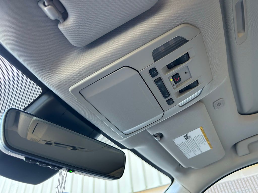 Thumbnail: 2024 Toyota Highlander - 30