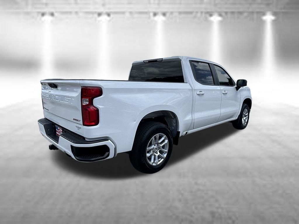 Certified Used 2022 White Chevrolet RST image 4