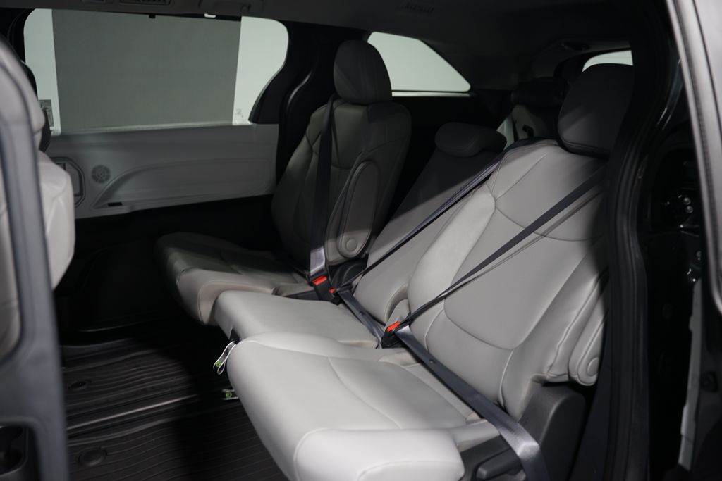 Thumbnail: 2025 Toyota Sienna - 29
