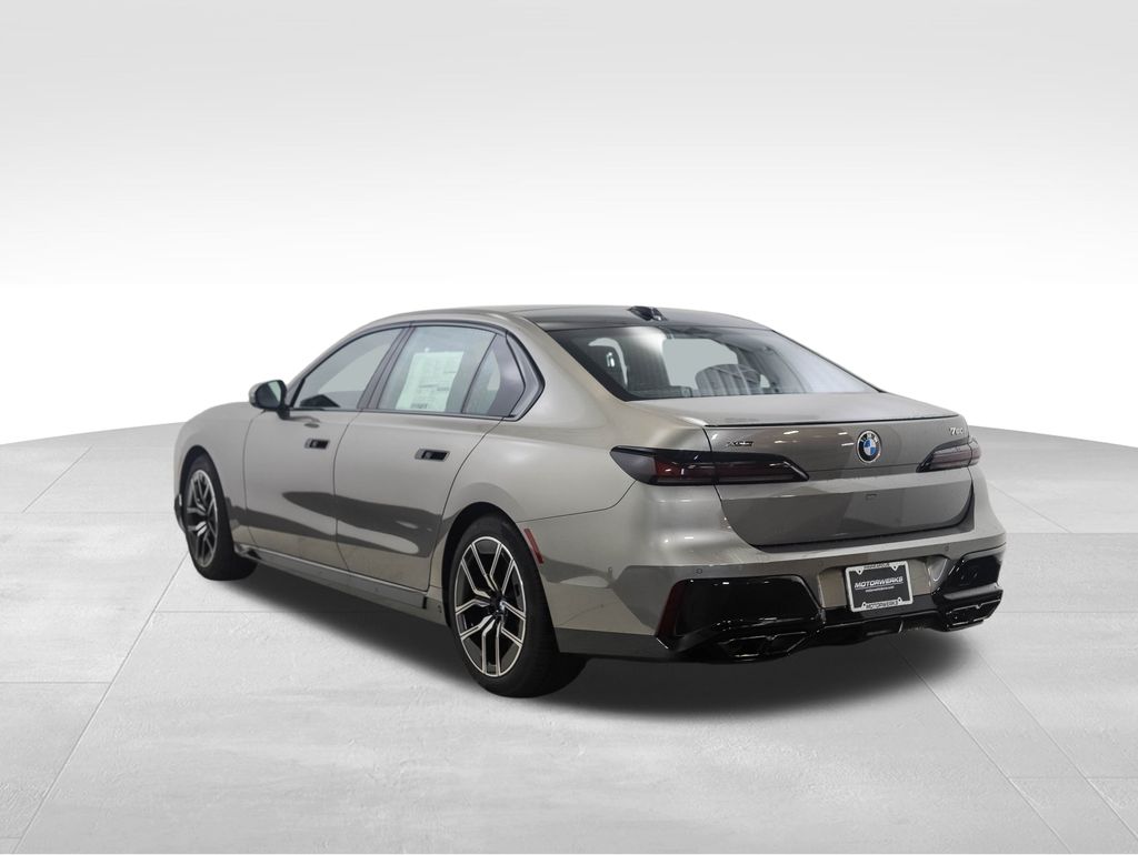 Thumbnail: 2025 BMW 7 Series - 3