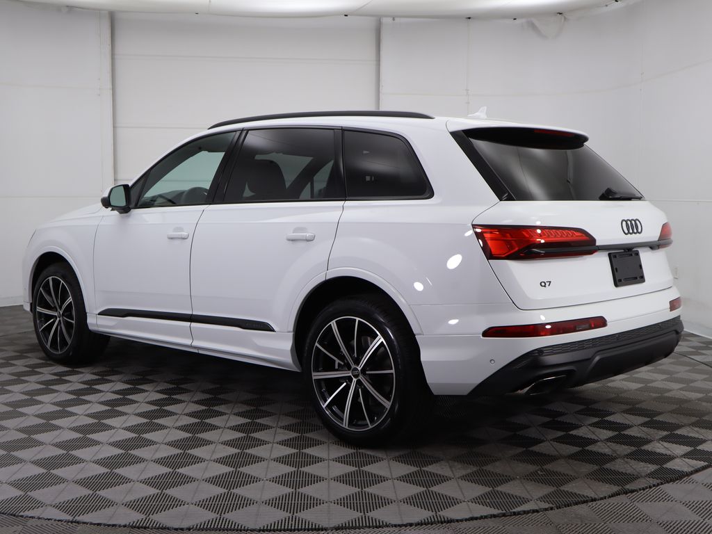 2025 Audi Q7  7