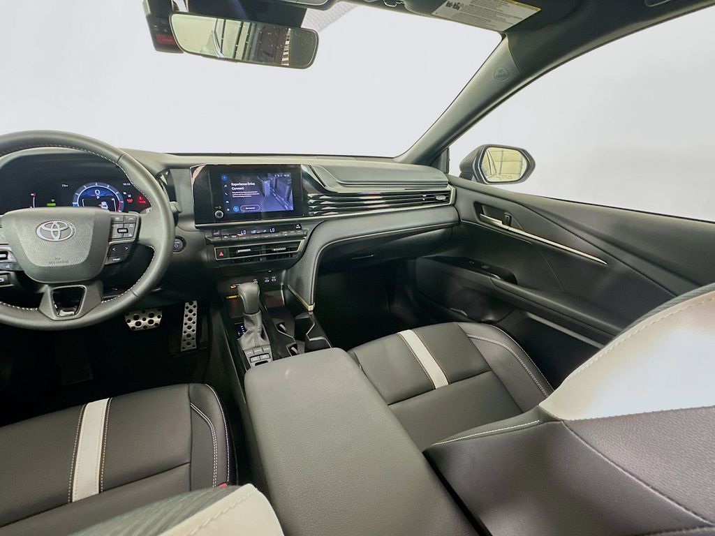 2025 Toyota Camry SE 22