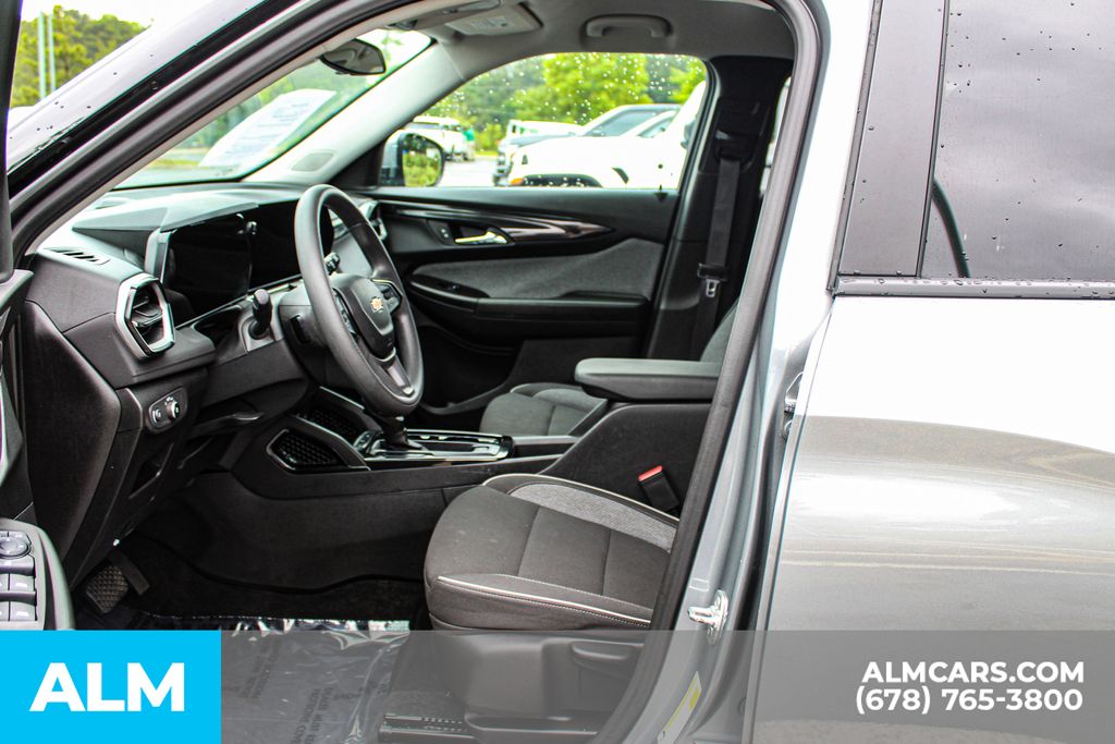 Used 2025 Gray Chevrolet LT image 15