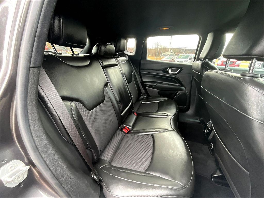 2022 Jeep Compass — photo 16