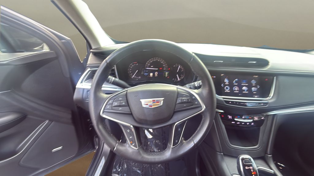 used 2018 Cadillac XT5 car, priced at $20,400