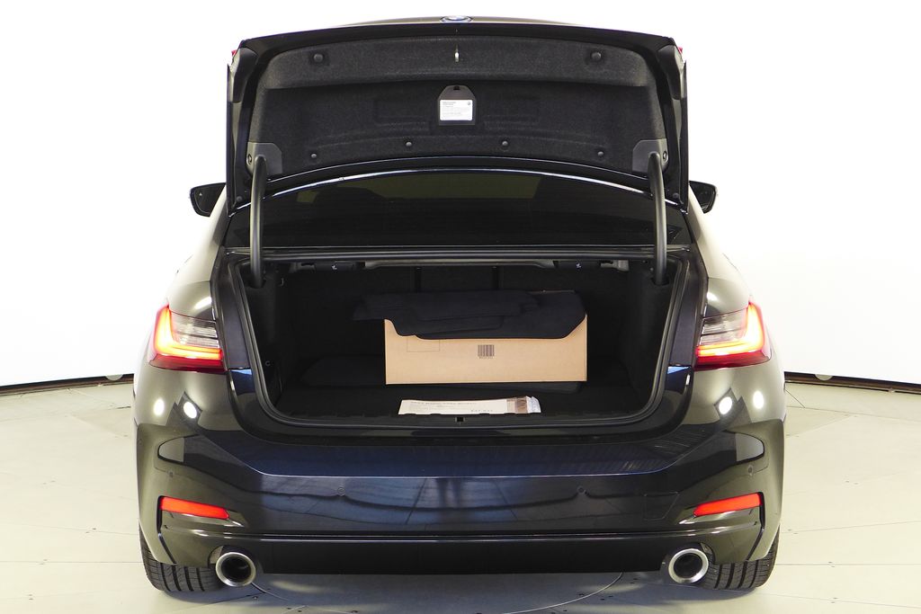 Thumbnail: 2023 BMW 3 Series - 10