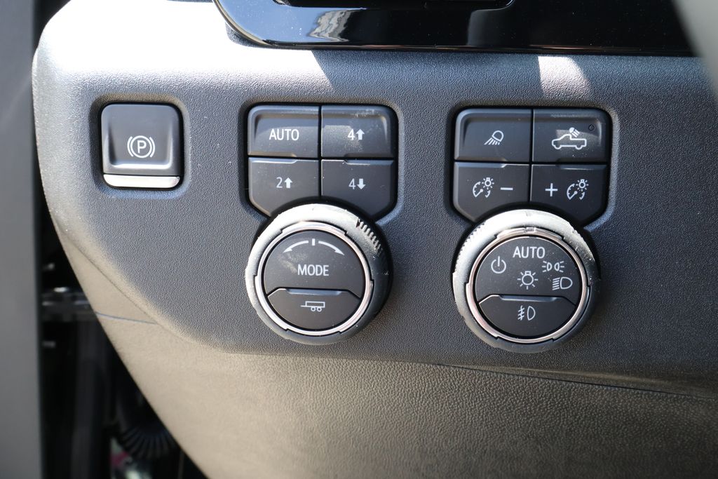 2025 Chevrolet Silverado 3500 LTZ 20