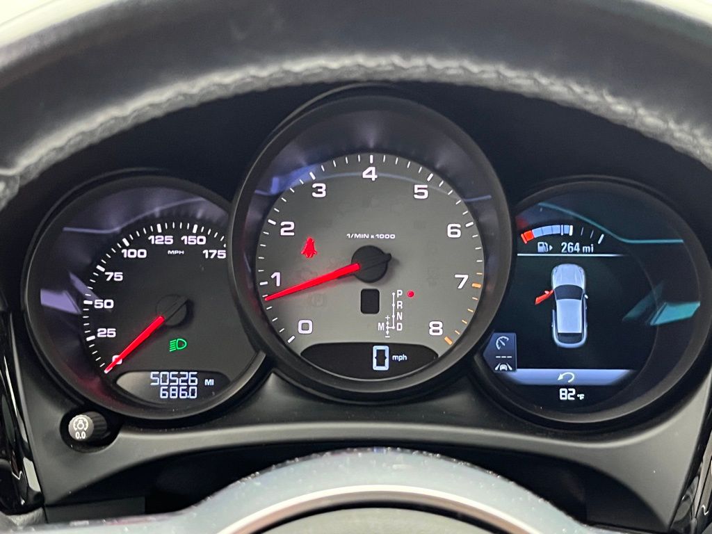Thumbnail: 2020 Porsche Macan - 10