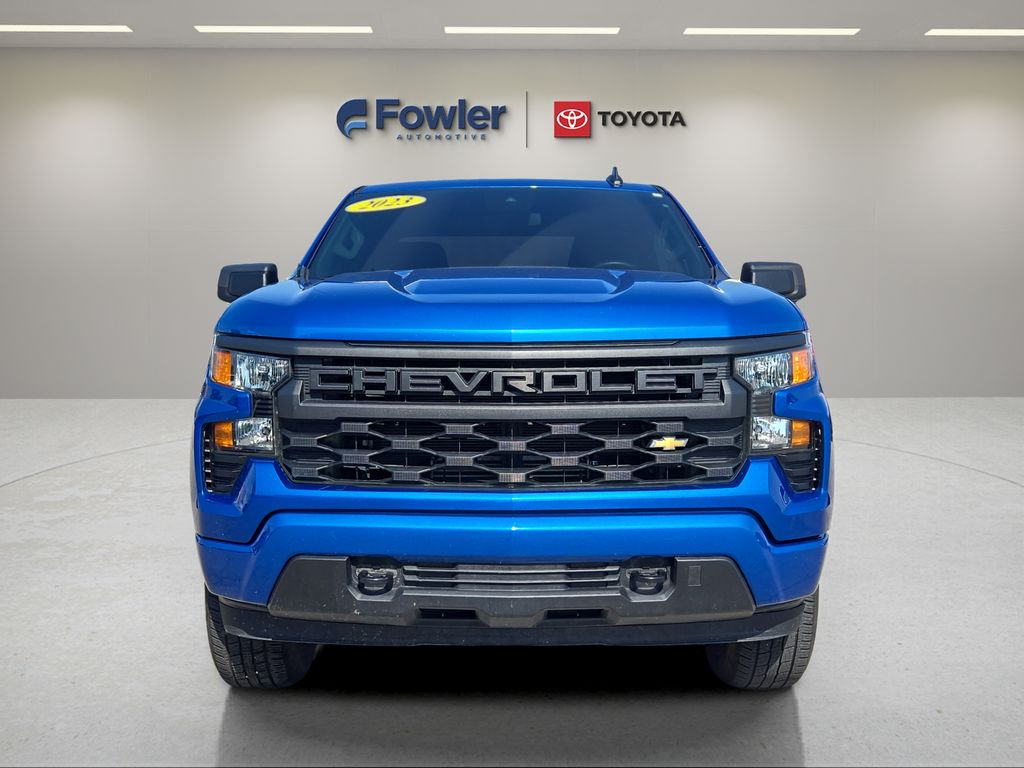 View vehicle photo 2