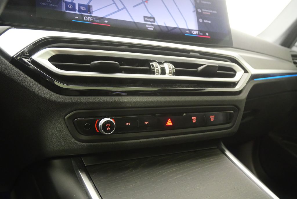 Thumbnail: 2023 BMW 3 Series - 24