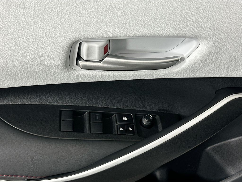 Thumbnail: 2025 Toyota Corolla - 17