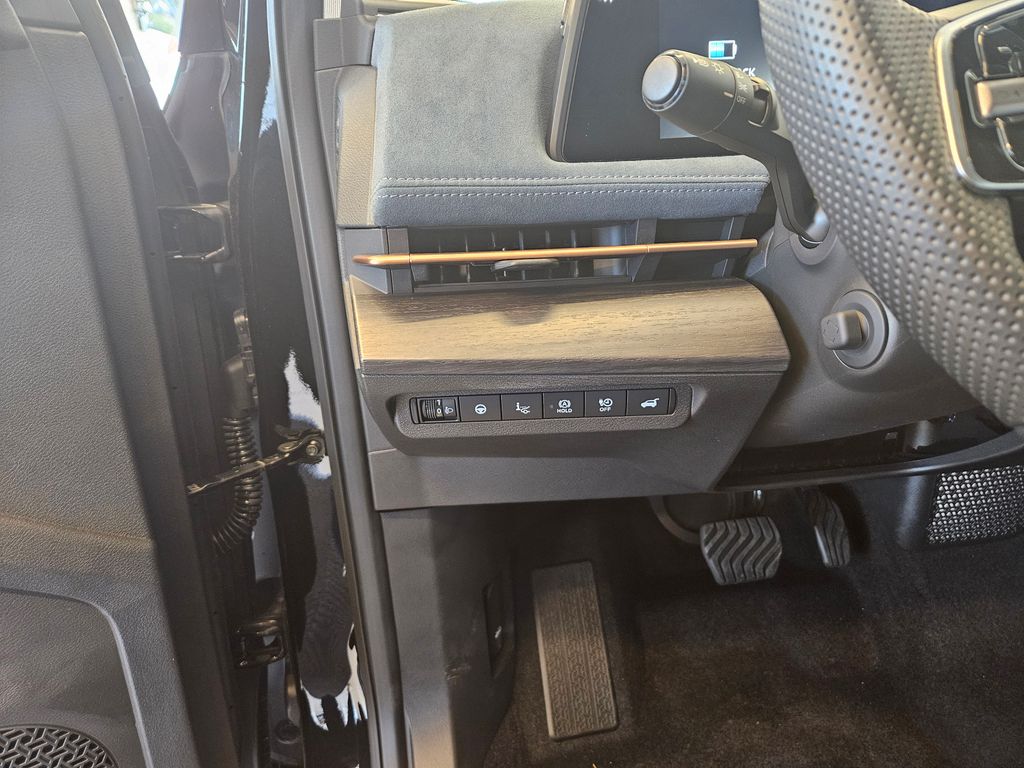 2025 Nissan Ariya PLATINUM+ e-4ORCE