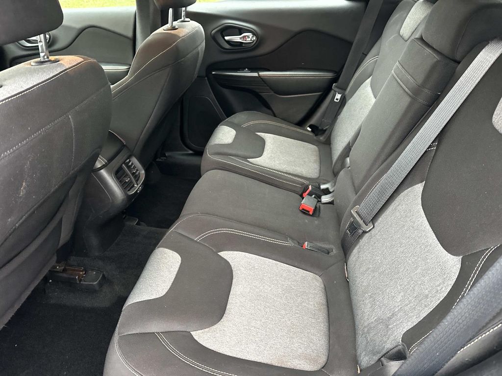 Thumbnail: 2014 Jeep Cherokee - 24